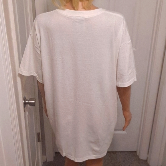 New Vintage Budweiser King of Beers Bowtie Design White and Red Logo T-S… - Picture 3 of 6